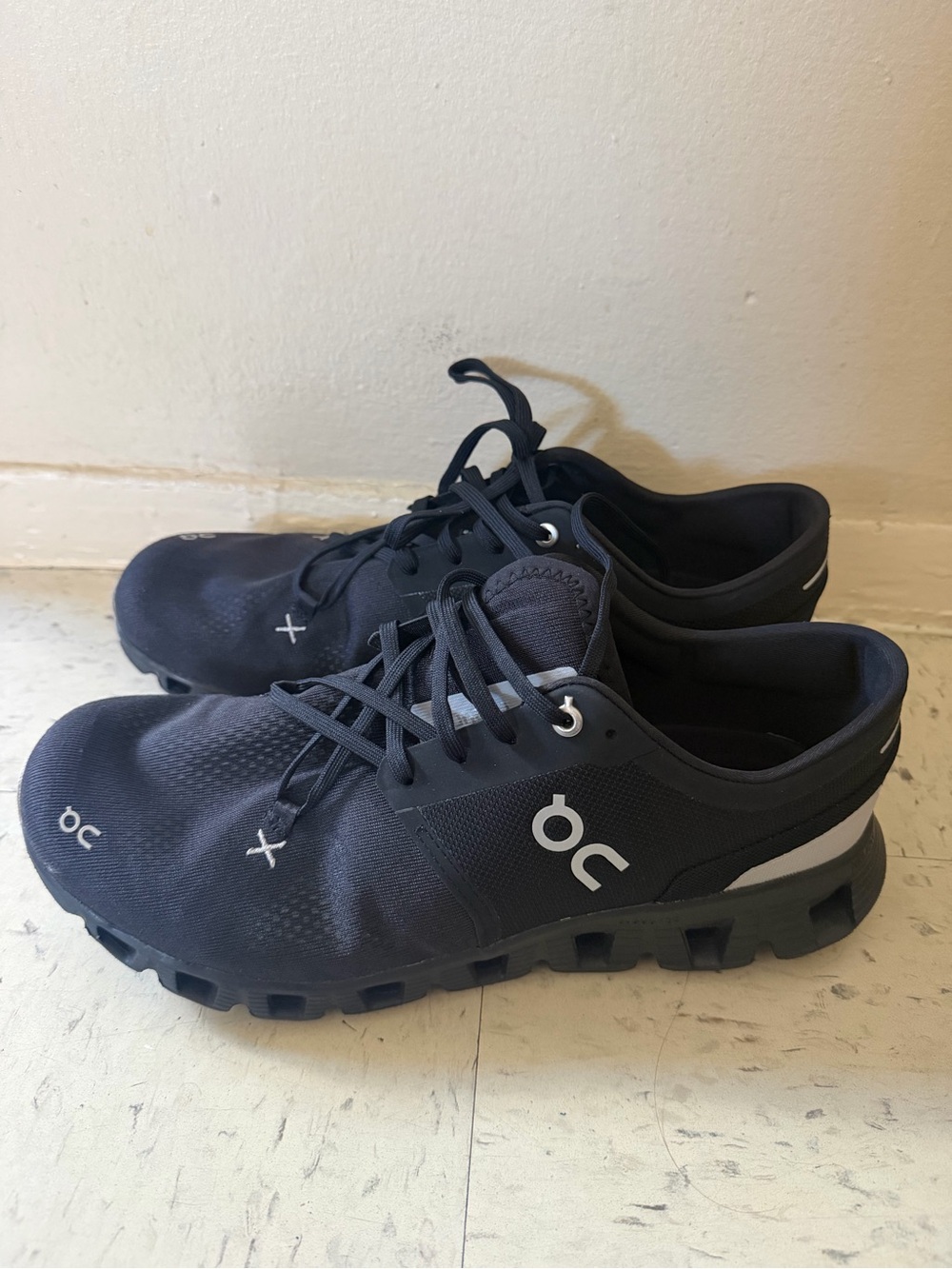 On Cloud Men’s Running Black Athletic Sneakers with White Logo